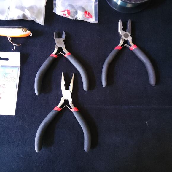 Portable Dark Spider DS4000 Telescopic Fishing Rod Pole Reel Set w/ Accessories - Picture 9 of 16